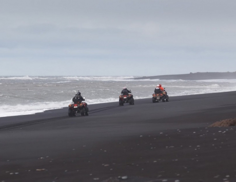 Média réf. 600 (1/6): Quad sur les plages de sable noir dans la région de Skogar