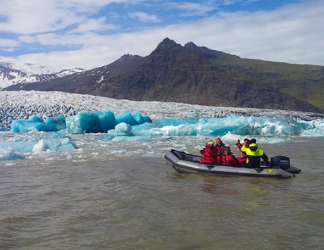 Croisière en zodiac entre les icebergs à Jokulsarlon