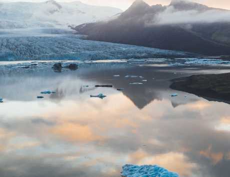 Média réf. 3496 (4/4): Croisière en zodiac entre les icebergs à Fjallsarlon